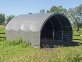 Windschutz 6 x 6 m inkl. 6 Weidepanels mit U-förmigen Füßen