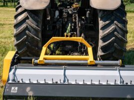 Mulcher X 280 mit hydr. Seitenverschiebung und zu öffnender Klappe